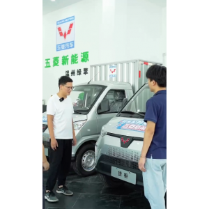 50次到店，50次心动，#五菱EV50 魅力太大‼